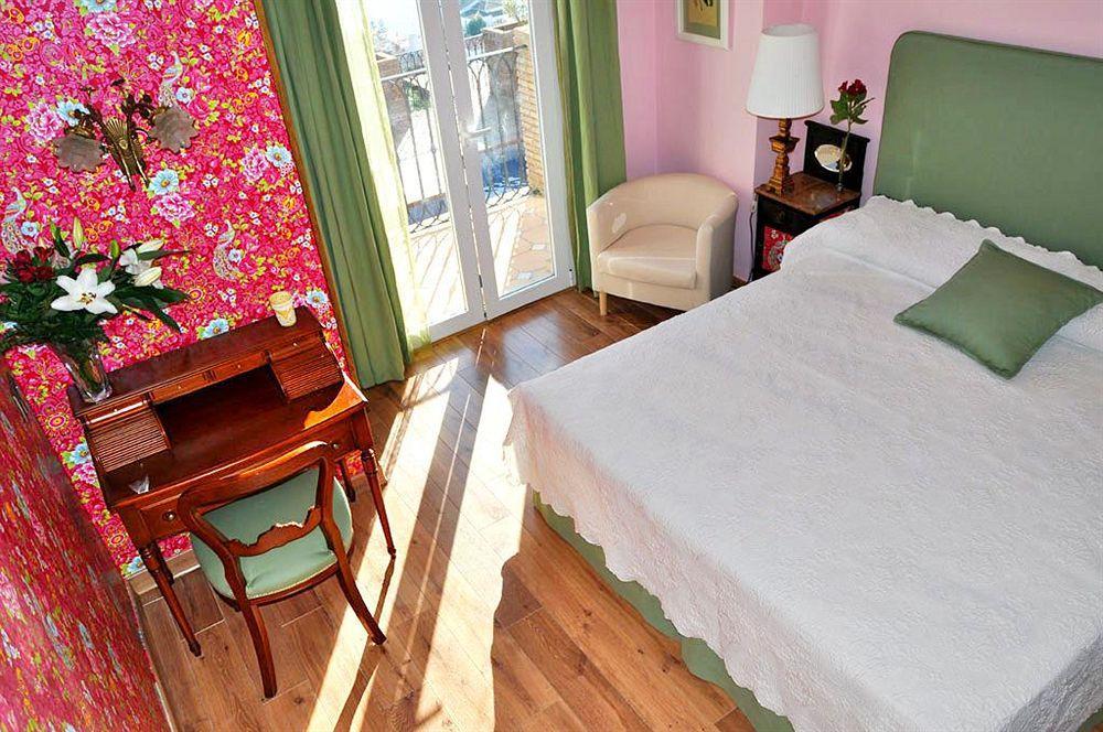 Welcome Inn Nerja Guest House Luxury Bed & Breakfast Exterior photo