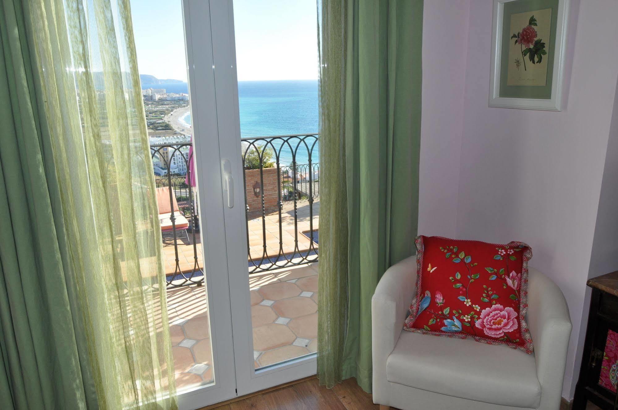 Welcome Inn Nerja Guest House Luxury Bed & Breakfast Exterior photo